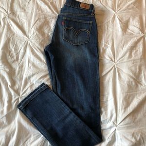 Mid-rise Levi’s jeans